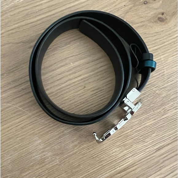 Womens Ferragamo Black and Teal Reversible Belt - Picture 4 of 9